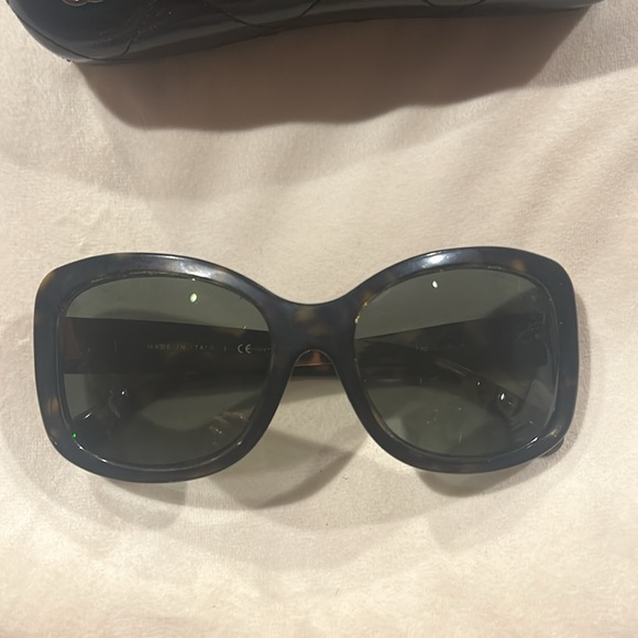 CHANEL Tortoise Shell Sunglasses with Case - Picture 3 of 12